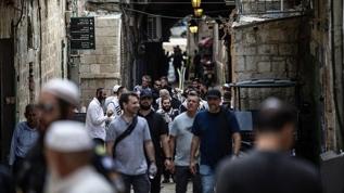 Yüzlerce fanatik Yahudi Mescid-i Aksa'ya baskın düzenledi