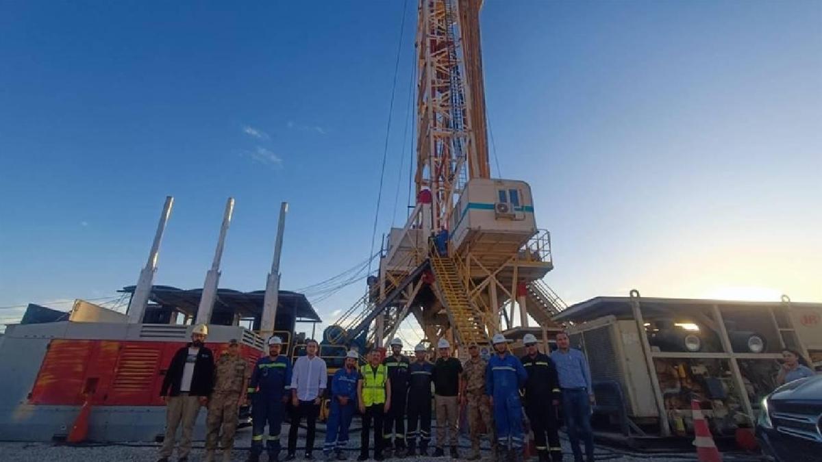 Şırnak Valisi Cevdet Atay, Gabar Dağı'ndaki petrol kuyularında inceleme yaptı