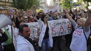 Yunanistan'da doktor ve sağlık personellerinden grev kararı