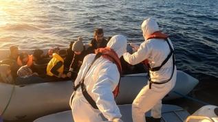 Türk kara sularına geri itilen 28 düzensiz göçmen kurtarıldı