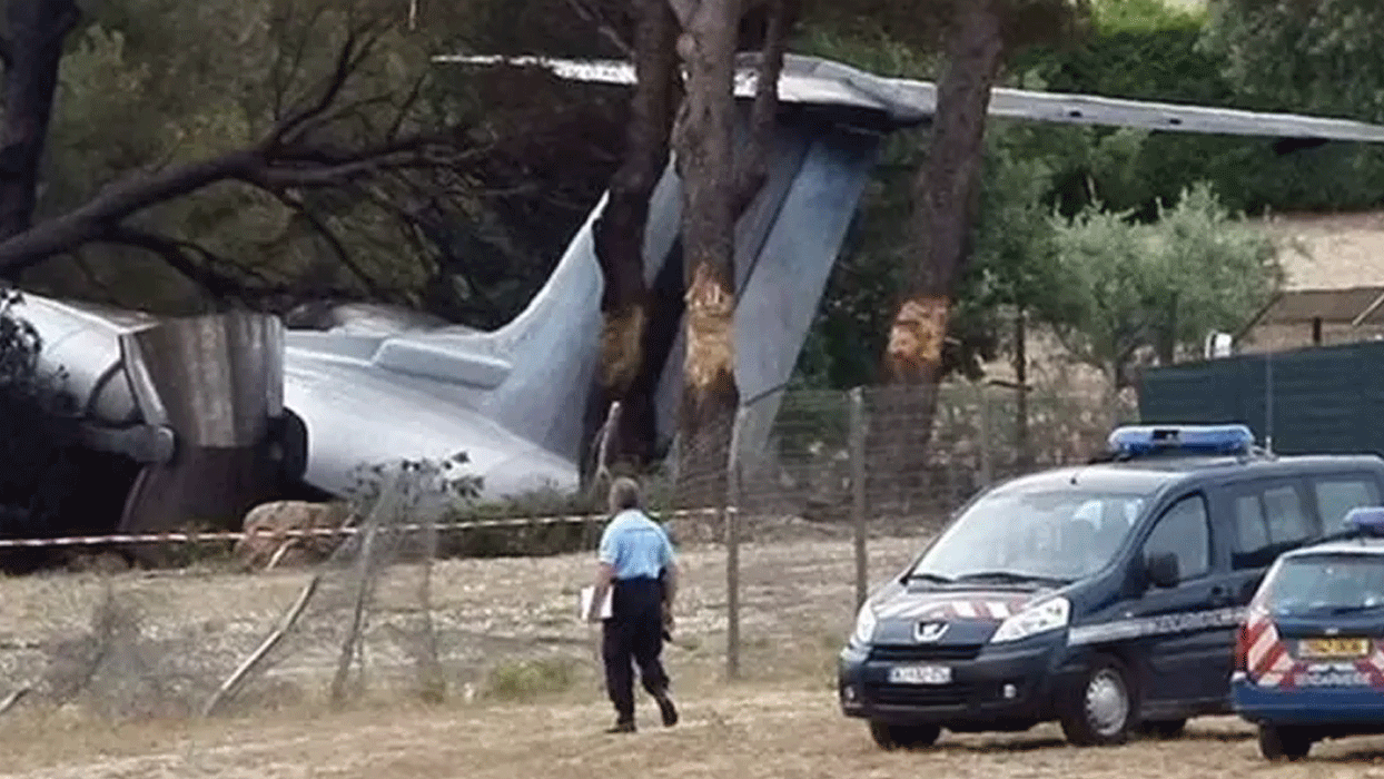 Fransa'da uçak faciası: 3 kişi yaralandı