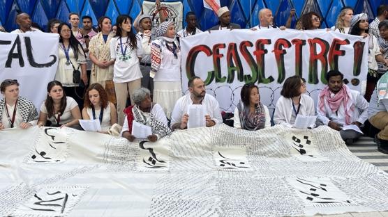 Dubai'deki BM İklim Zirvesi'nde Filistin'e destek gösterisi düzenlendi