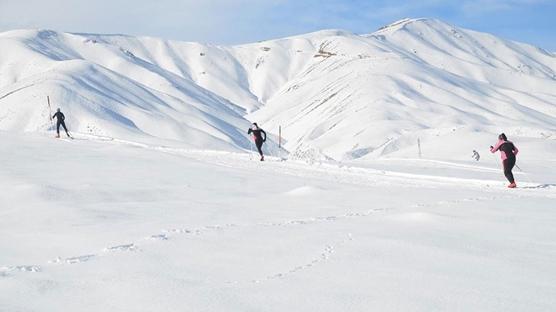 Kayak merkezlerinde en fazla kar kalınlığı 158 santimetreyle Hakkari'de ölçüldü