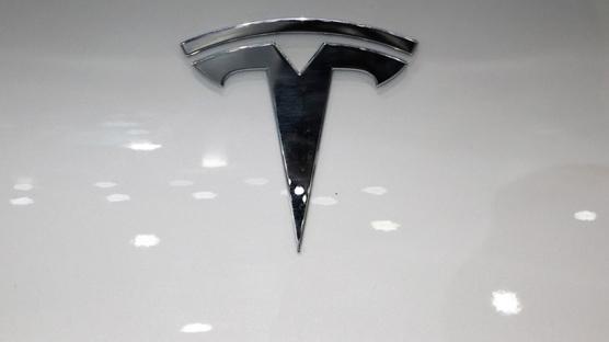 Tesla, 2024'te daha yavaş bir büyüme öngörüyor