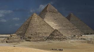 Mısır'da turistlerin çekim noktası: Giza piramitleri