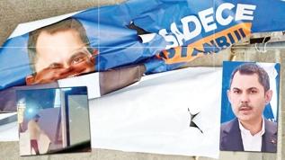 CHP ‘demokrasi' diyor ama afişleri söküyor!