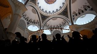 Berat Kandili İstanbul'da dualarla idrak edildi