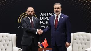 Bakan Fidan, Ermenistanlı mevkidaşı Mirzoyan ile görüştü