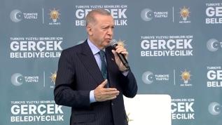 Başkan Erdoğan partisinin Bursa'da düzenlenen mitinginde halka hitap ediyor