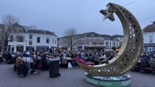 Hollanda'da cami önünde 1500 kişilik sokak iftarı düzenlendi 