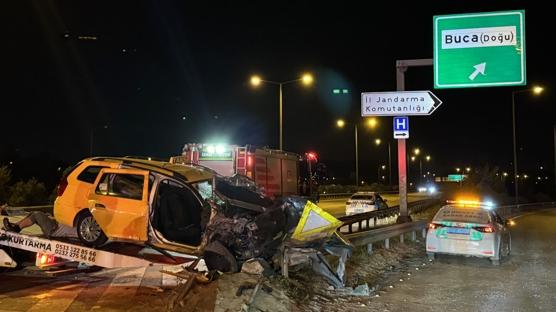 İzmir'de taksi bariyerle çarptı: 1 kişi yaşamını yitirdi