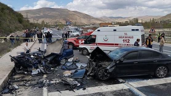 Malatya'da trafik kazasında 3 kişi hayatını kaybetti, 5 kişi yaralandı