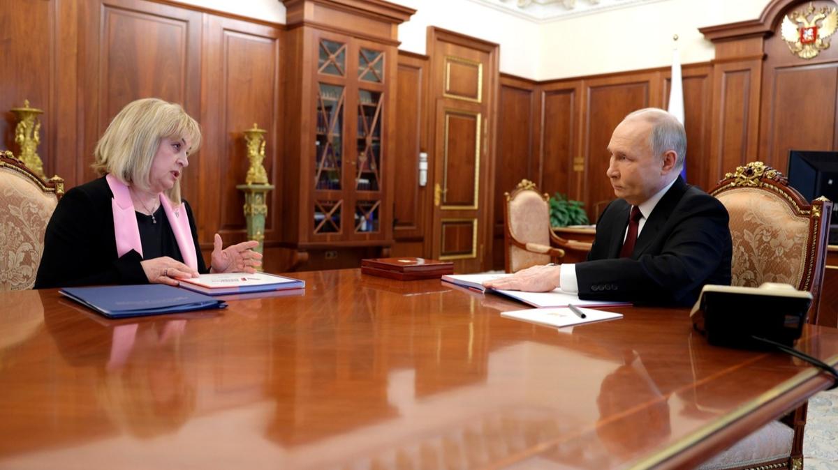 Putin'e devlet başkanlığı mazbatası takdim edildi
