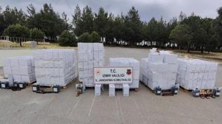 İzmir'de 8,5 ton etil alkol ele geçirildi 