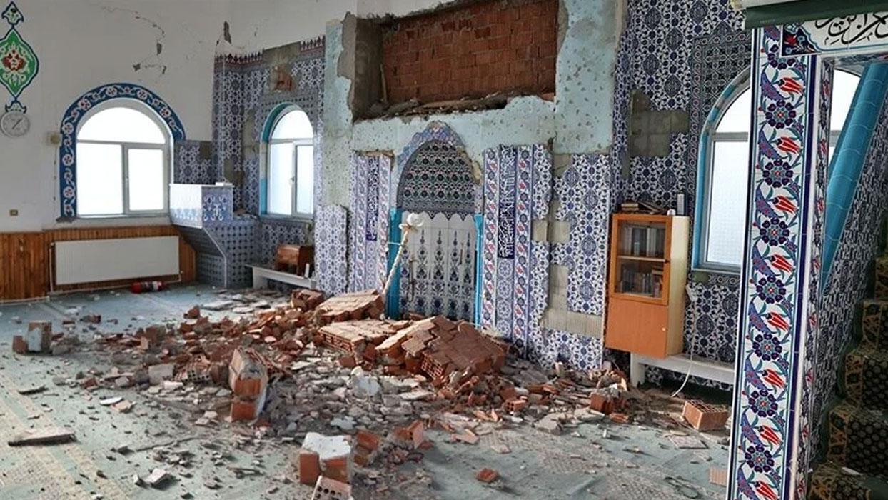 Tokat Sulusaray depreminde camiler ve kerpiç yapılar hasar gördü