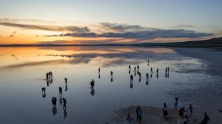 Turistler Tuz Gölü'ne akın etti