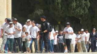 Yüzlerce fanatik Yahudi yerleşimci, polis korumasında Mescid-i Aksa'ya baskın düzenledi