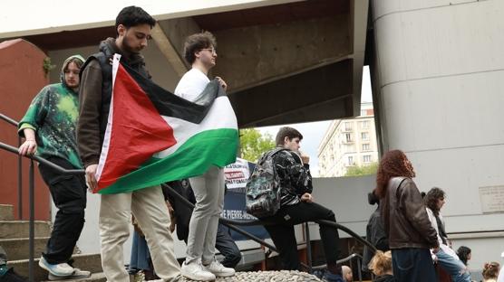 ABD'deki Filistin eylemleri Avrupa'ya sıçradı: Paris'te öğrenciler Gazze için kampüste eylem başlattı