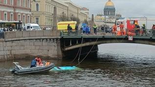 Rusya'da yolcu otobüsü nehre uçtu!