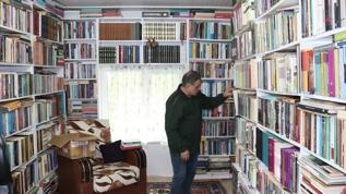Emekli kütüphanecinin evi kütüphane oldu