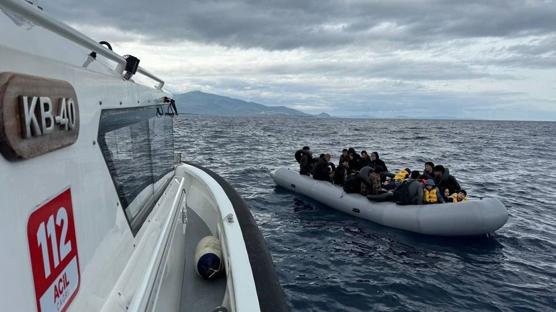 İzmir açıklarında 30 düzensiz göçmen kurtarıldı