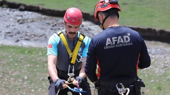 AFAD "100 bin arama kurtarma personeli" hedefiyle gönüllü yetiştiriyor