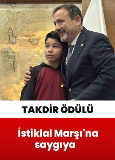 İstiklal Marşı'na saygıya takdir ödülü